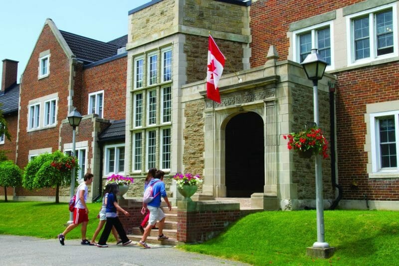 canadian colleges are adapting to the future job market